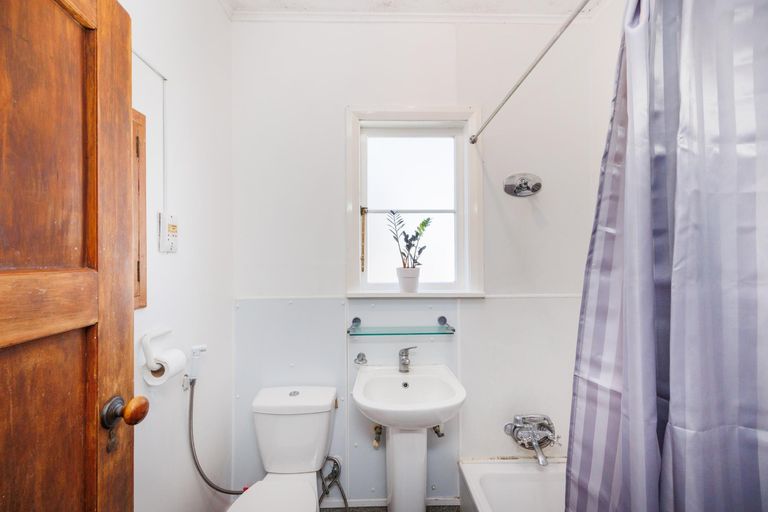 Photo of property in 510 Featherston Street, Roslyn, Palmerston North, 4414