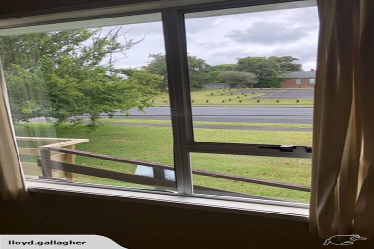 Photo of property in 2/1 Matua Place, Clendon Park, Auckland, 2103