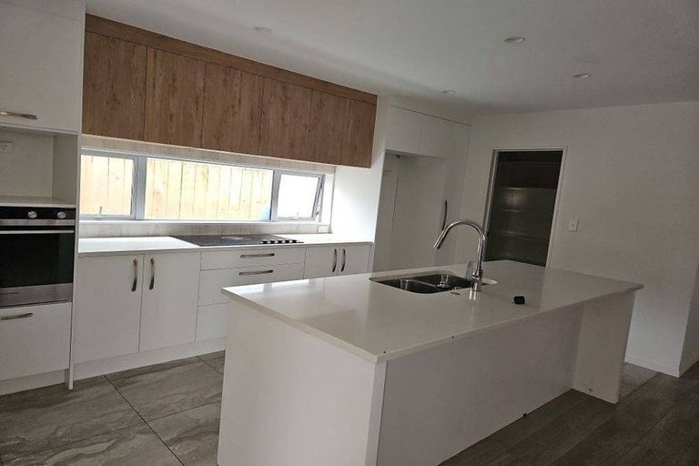 Photo of property in 10 Cliff Road, Papakura, 2110