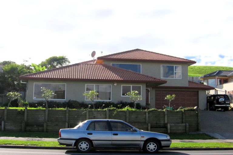 Photo of property in 66 Goodwood Drive, Goodwood Heights, Auckland, 2105