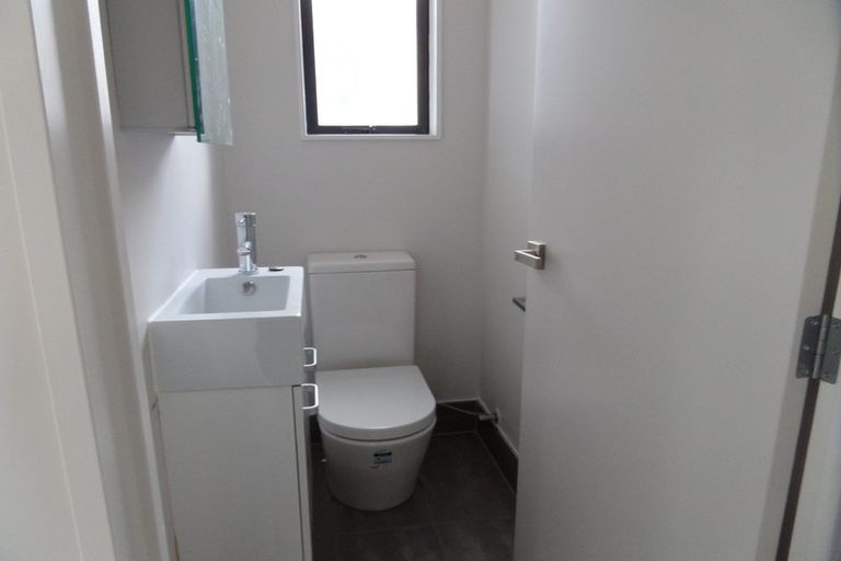 Photo of property in 16/10 Silver Moon Road, Albany Heights, Auckland, 0632