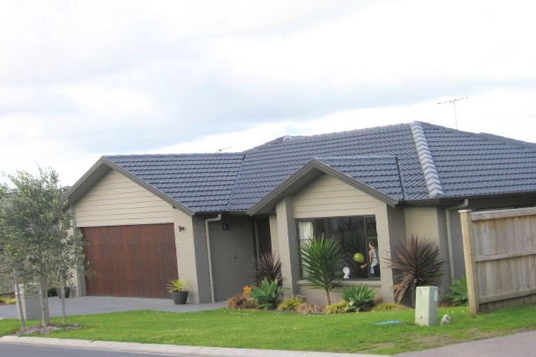 Photo of property in 4 Gordal Place, Flat Bush, Auckland, 2016