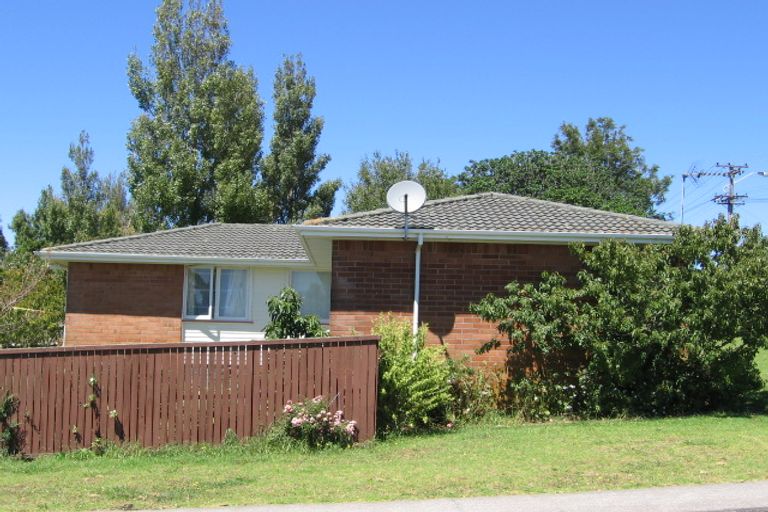 Photo of property in 1 Taurus Crescent, Beach Haven, Auckland, 0626