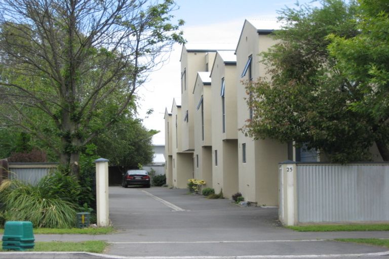 Photo of property in 3/25 Grove Road, Addington, Christchurch, 8024