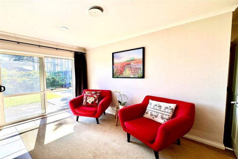 Photo of property in 6 Richard Halse Drive, Manurewa, Auckland, 2105