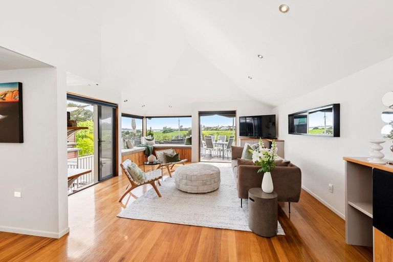 Photo of property in 8 Lister Street, Point Chevalier, Auckland, 1022