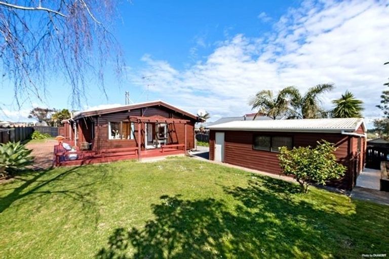 Photo of property in 123 Botany Road, Botany Downs, Auckland, 2010