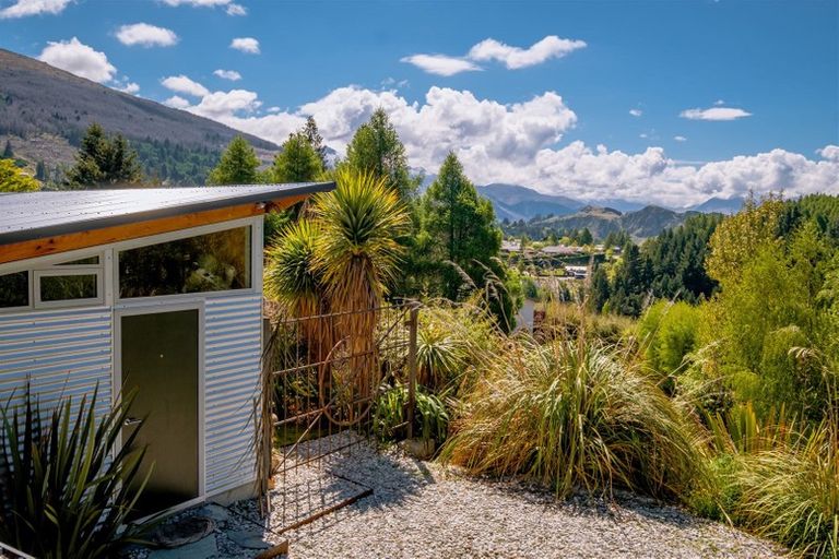 Photo of property in 2 Arthurs Track, Arthurs Point, Queenstown, 9371
