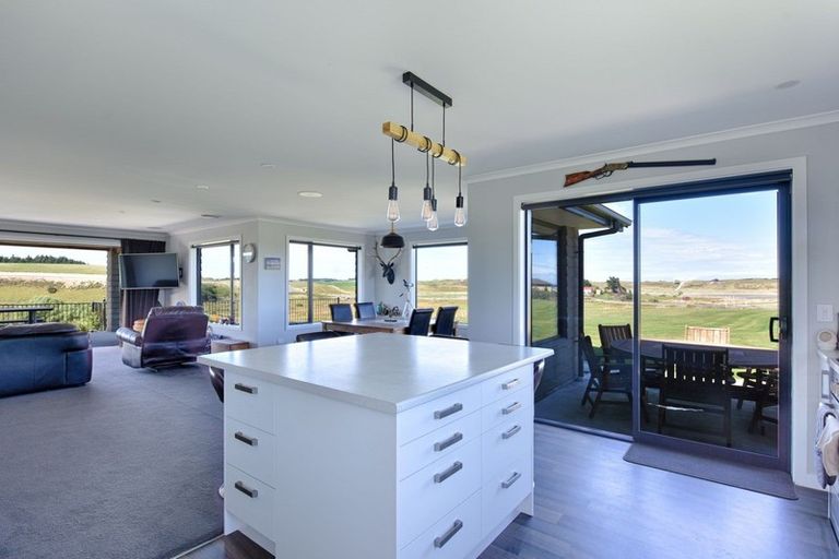 Photo of property in 27 Helena Street, Fortrose, Invercargill, 9875