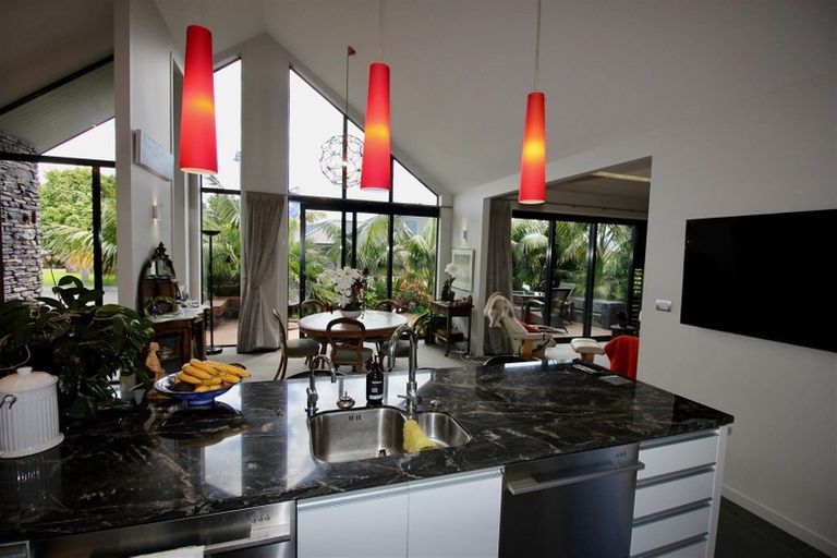 Photo of property in 8 Sara Way, Whitianga, 3510