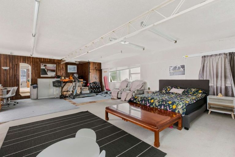 Photo of property in 10 Clendon Place, Manurewa, Auckland, 2102