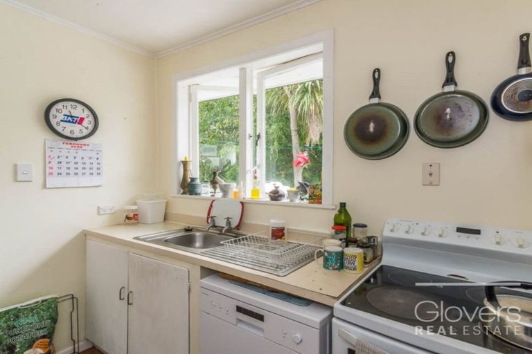 Photo of property in 38 Lantana Road, Green Bay, Auckland, 0604