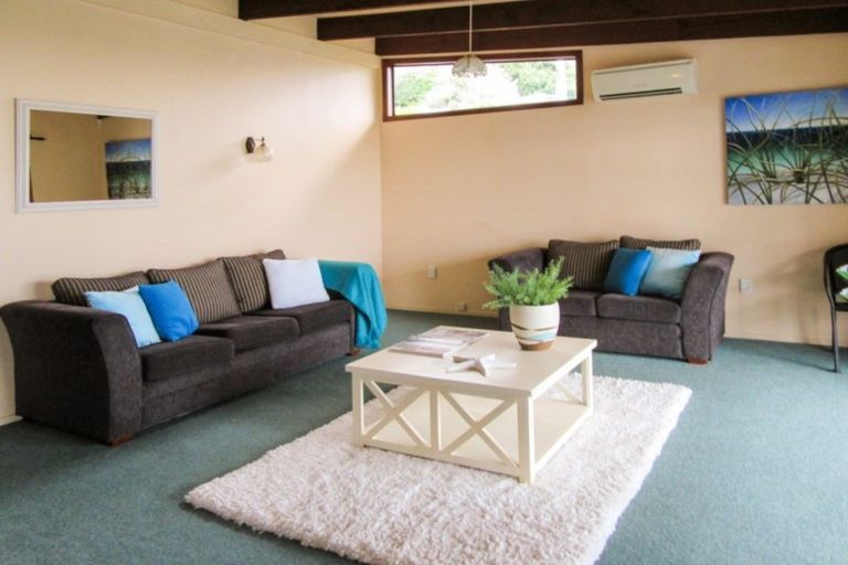 Photo of property in 15 Makorori Beach Road, Makorori, Gisborne, 4073