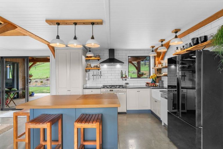 Photo of property in 421 Cames Road, Kaiwaka, 0975