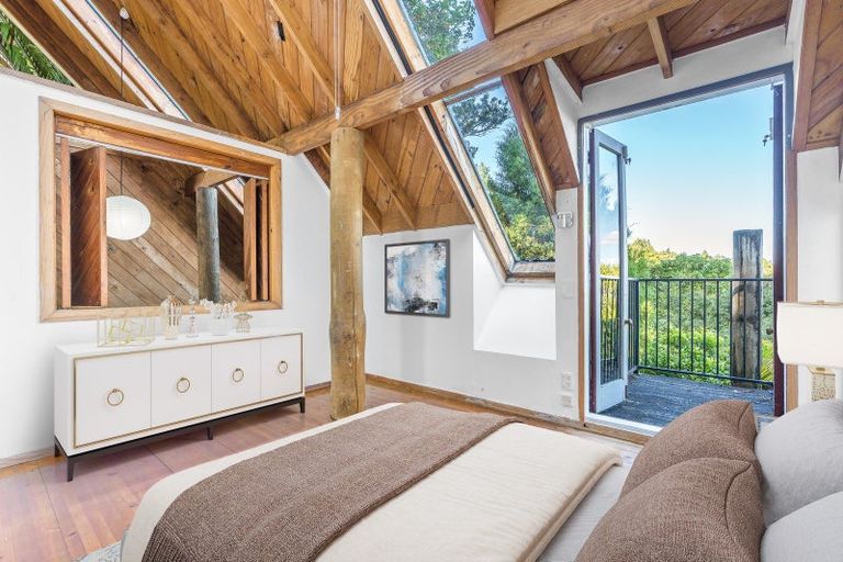 Photo of property in 40 Otitori Bay Road, Titirangi, Auckland, 0604