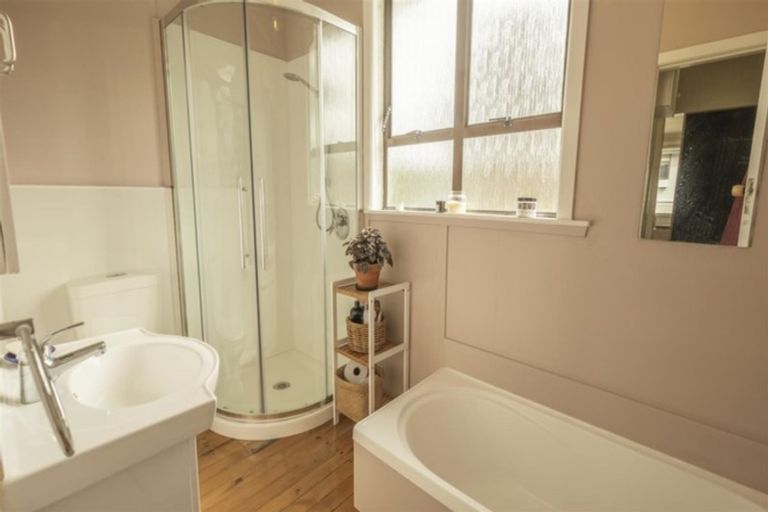 Photo of property in 13 Grand Vue Road, Kawaha Point, Rotorua, 3010