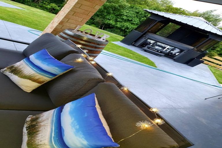 Photo of property in 15 Opal Avenue, Timberlea, Upper Hutt, 5018