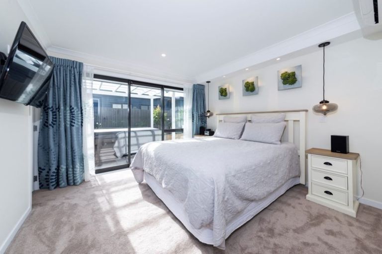 Photo of property in 35 Dida Park Drive, Kumeu, 0810