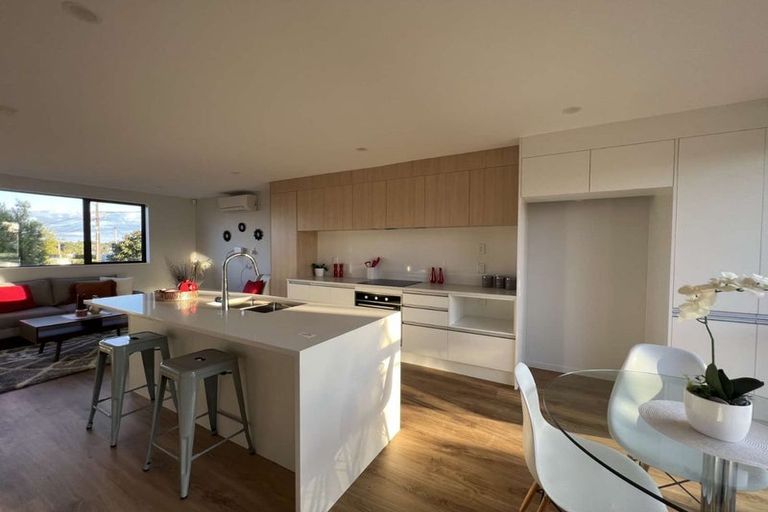 Photo of property in 2/30 Woodford Avenue, Henderson, Auckland, 0610