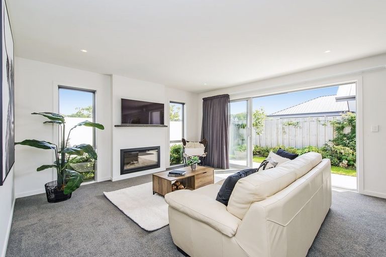 Photo of property in 6 Atap Place, Northwood, Christchurch, 8051