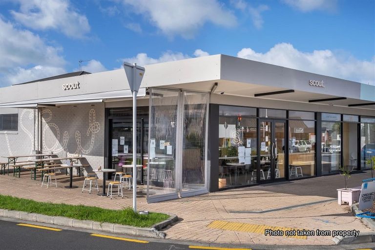 Photo of property in 2/9 Tipau Street, Torbay, Auckland, 0630