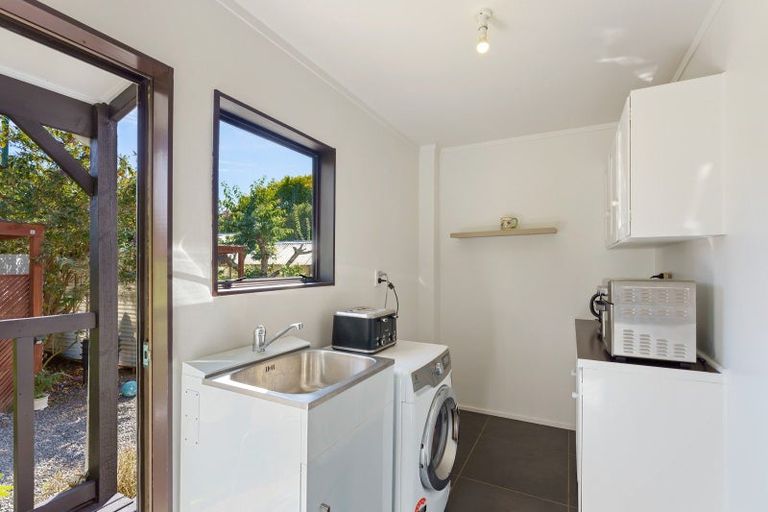 Photo of property in 203 Te Moana Road, Waikanae, 5036