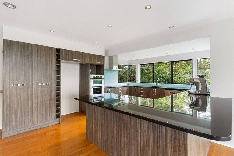 Photo of property in 84 Wade River Road, Stanmore Bay, Whangaparaoa, 0932