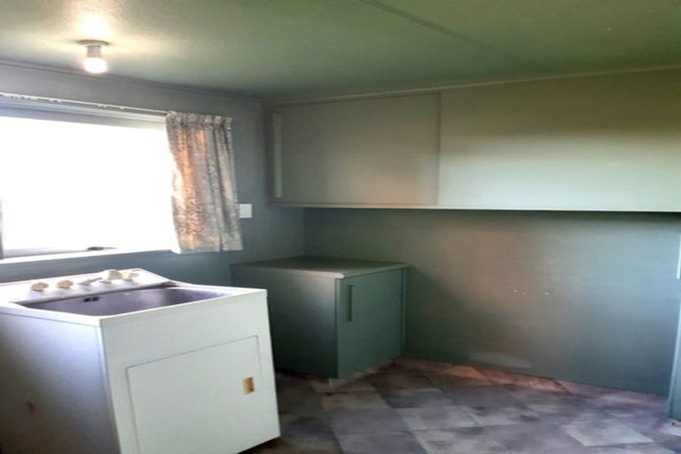 Photo of property in 6 Tirita Street, Kawaha Point, Rotorua, 3010