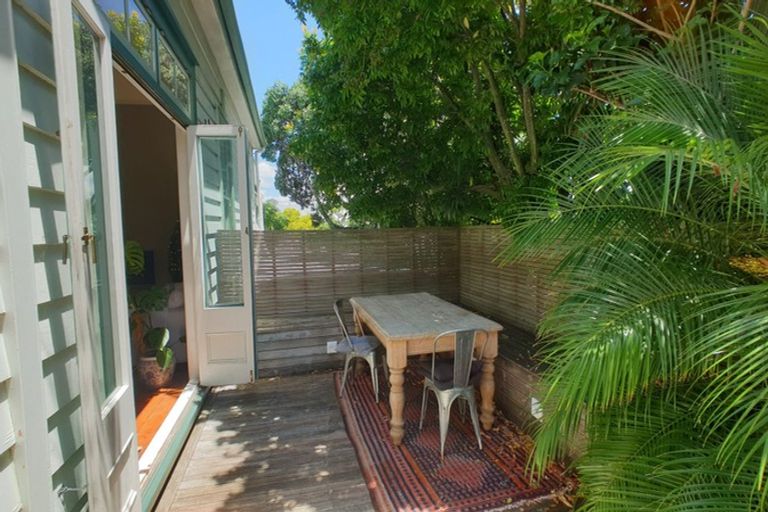 Photo of property in 6 Cowper Street, Devonport, Auckland, 0624
