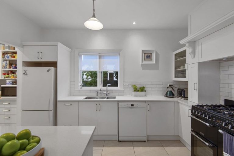 Photo of property in 1 Heaton Street, Merivale, Christchurch, 8052