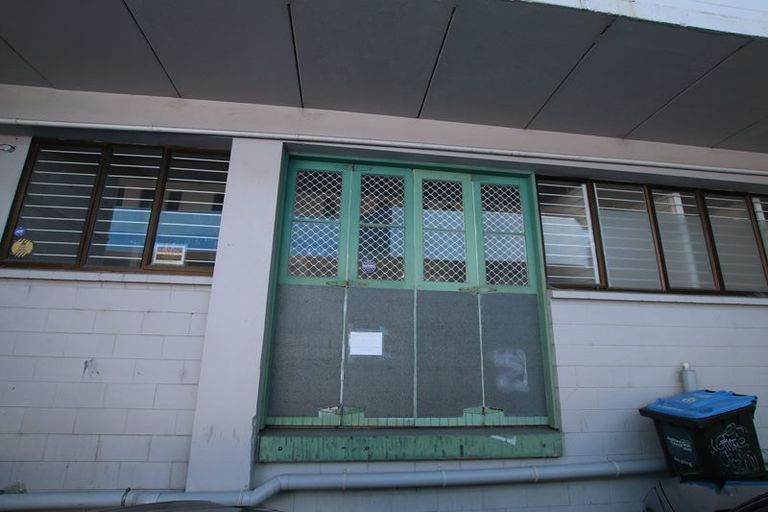 Photo of property in 264 Great North Road, Henderson, Auckland, 0612