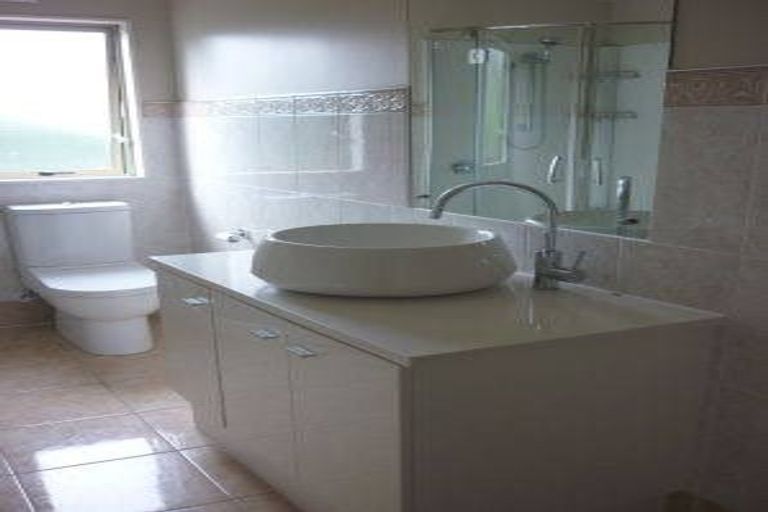 Photo of property in 24 George Deane Place, Greenhithe, Auckland, 0632