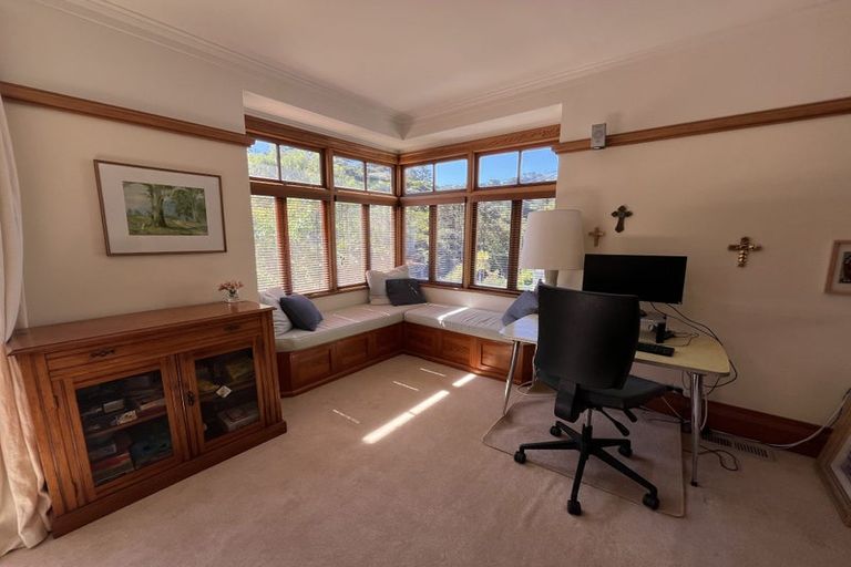 Photo of property in 9 Glen Road, Kelburn, Wellington, 6012