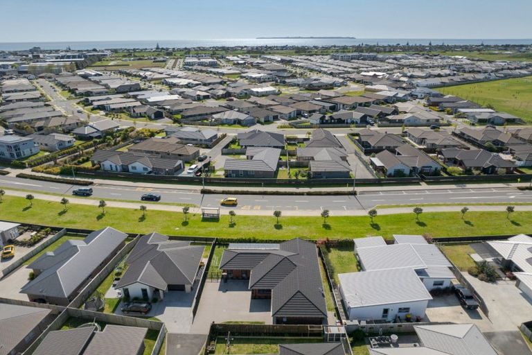 Photo of property in 71 Dunkeld Drive, Papamoa, 3118