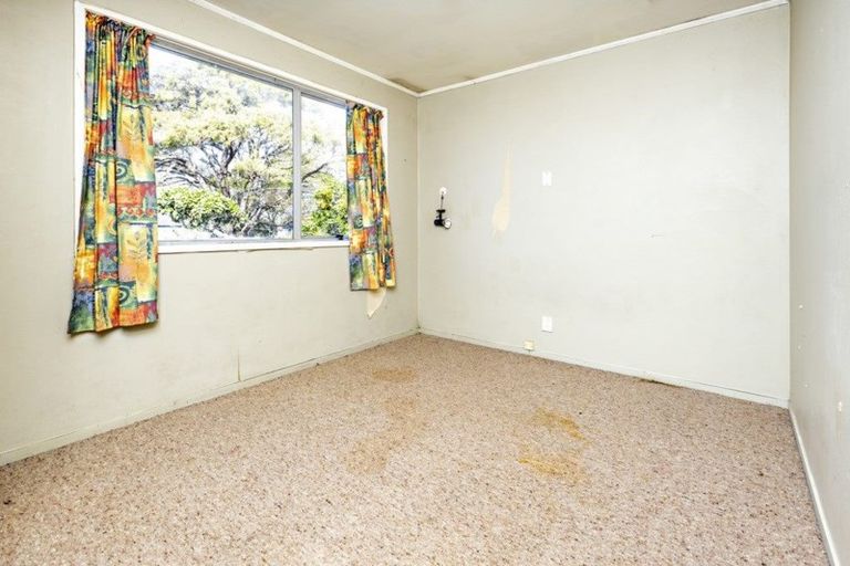 Photo of property in 15 Becker Drive, Weymouth, Auckland, 2103