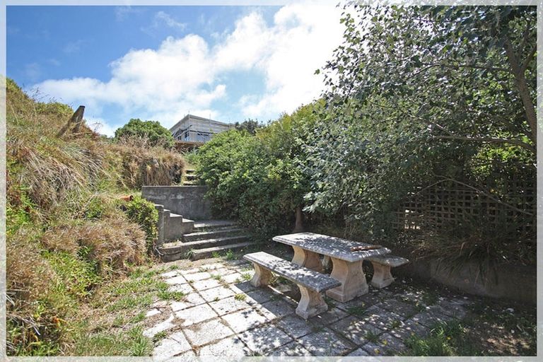 Photo of property in 12 Nelson Street, Foxton Beach, Foxton, 4815