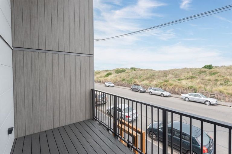 Photo of property in 9/180 Marine Parade, New Brighton, Christchurch, 8083