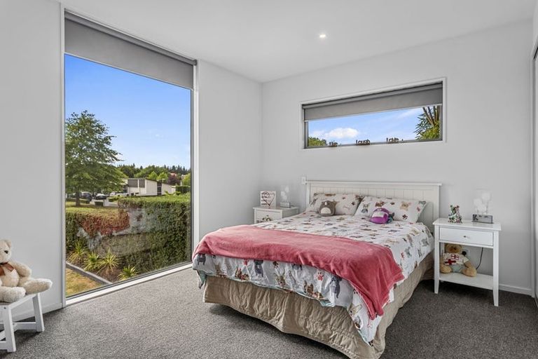 Photo of property in 76 Oakgrove Drive, Rangiora, 7400