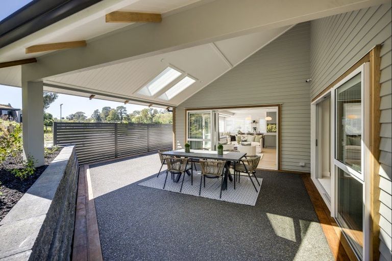 Photo of property in 71 Oak Road, Poraiti, Napier, 4112