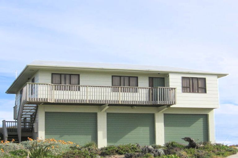 Photo of property in 46 Nelson Street, Foxton Beach, Foxton, 4815