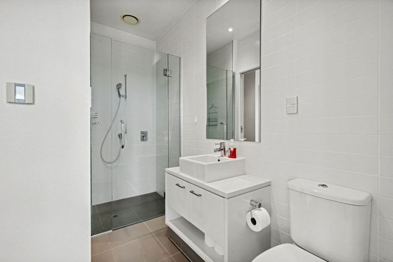 Photo of property in Sentinel Apartments, 1605/3 Northcroft Street, Takapuna, Auckland, 0622