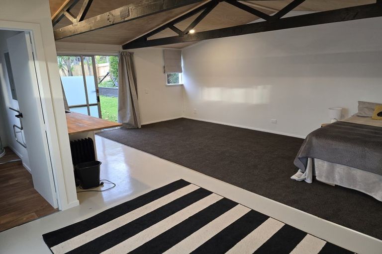 Photo of property in 11 Dellwood Avenue, Henderson, Auckland, 0612