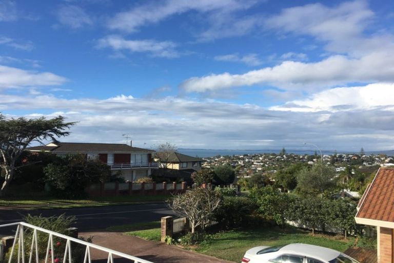 Photo of property in 1/369 East Coast Road, Mairangi Bay, Auckland, 0630
