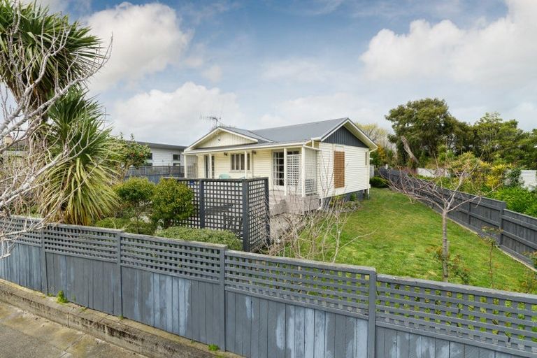 Photo of property in 42 Long Melford Road, Awapuni, Palmerston North, 4412