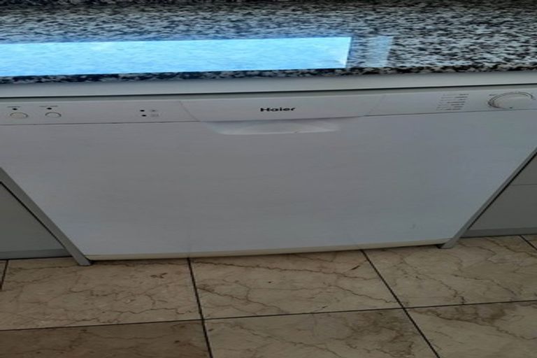 Photo of property in 2/127 Portage Road, New Lynn, Auckland, 0600