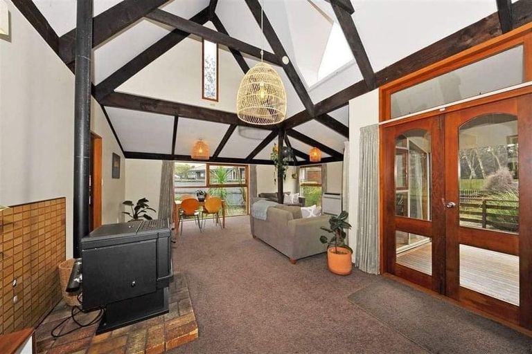 Photo of property in 351 Sawyers Arms Road, Harewood, Christchurch, 8051