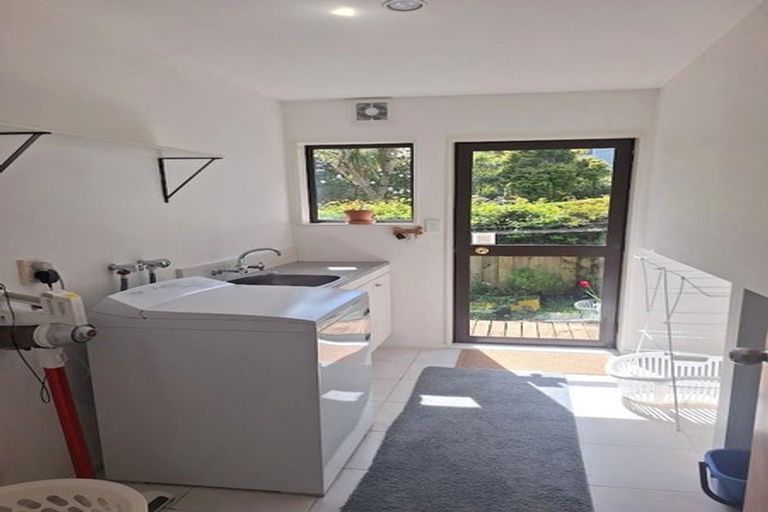 Photo of property in 49b Simla Crescent, Khandallah, Wellington, 6035