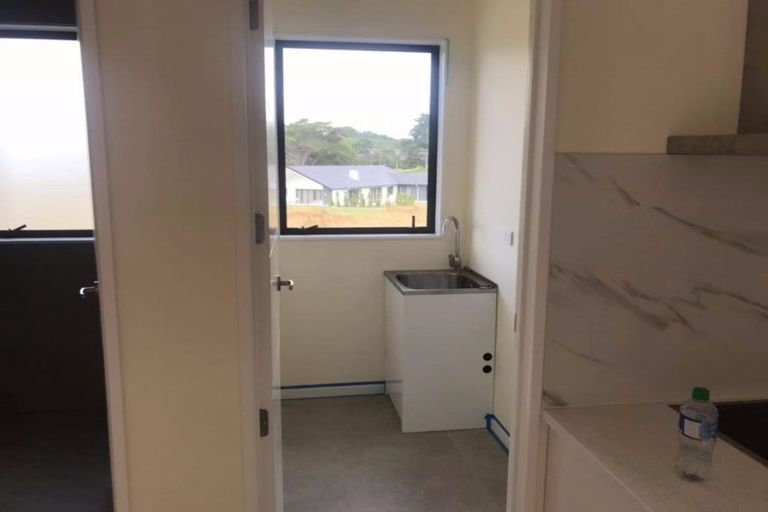 Photo of property in 131 Paremoremo Road, Lucas Heights, Auckland, 0632