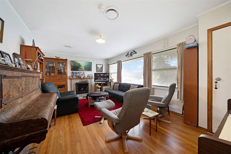 Photo of property in 56 Tahi Terrace, Glen Eden, Auckland, 0602