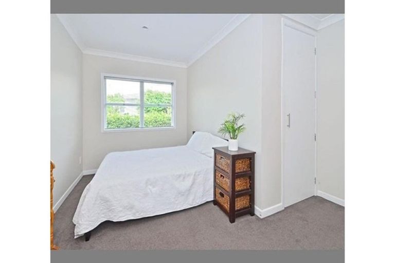 Photo of property in 6 Gills Avenue, Papakura, 2110